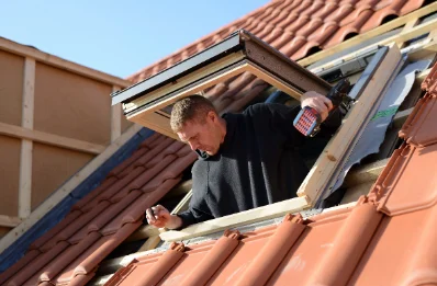 Pose de fenêtres de toit Velux à Péault